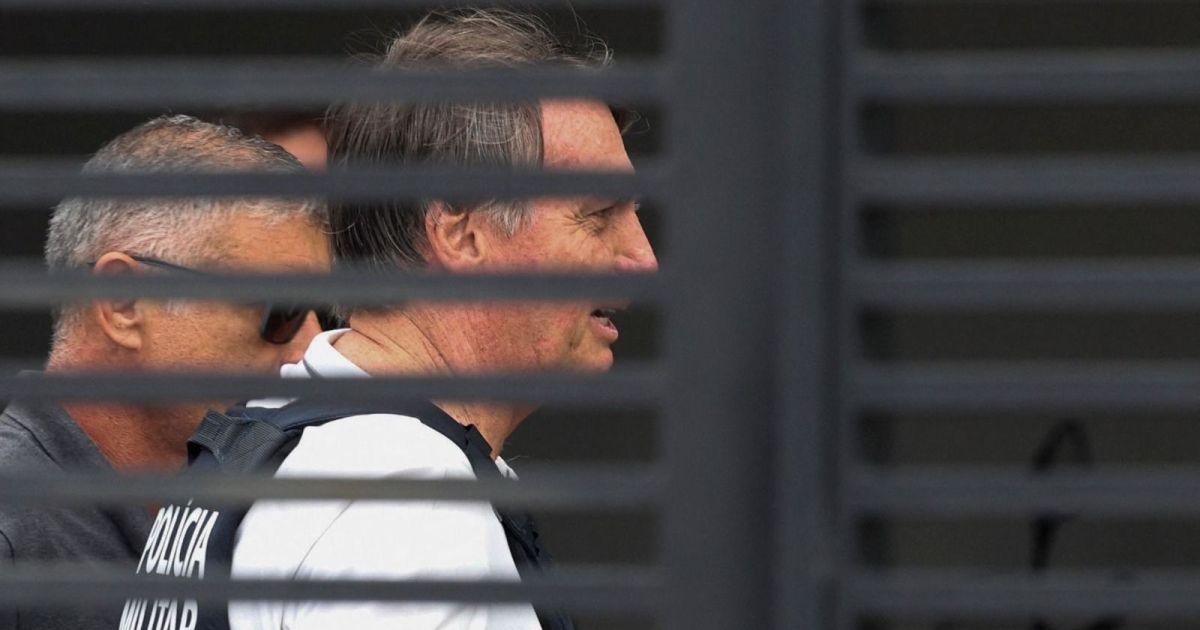 Relembre como foram os 125 dias que Bolsonaro passou na prisão
