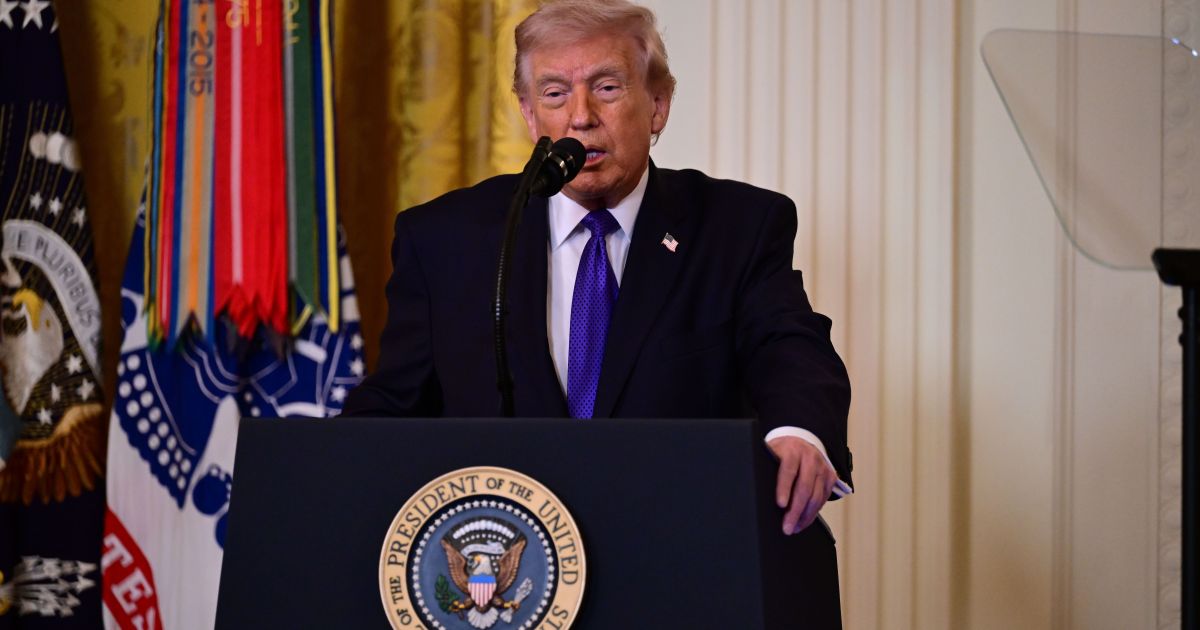 Trump diz que ataques “destruíram” liderança militar do Irã em uma hora
