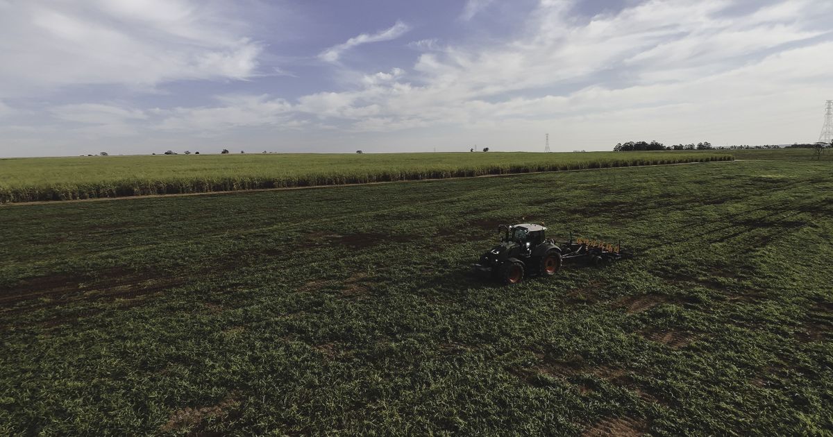 Tratores autônomos otimizam produção de cana-de-açúcar no Brasil