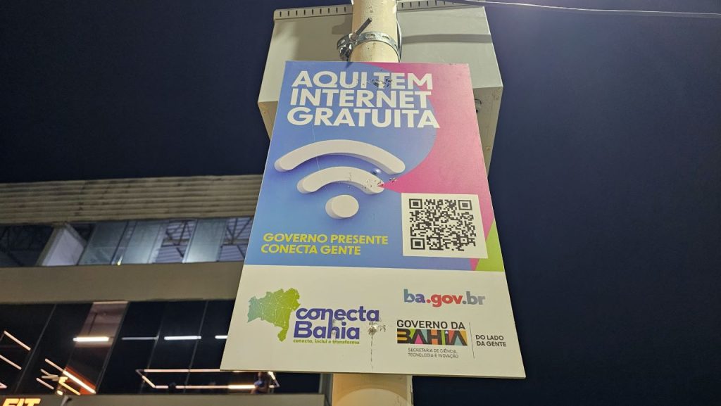 Mucuri avança na inclusão digital com internet gratuita em suas praças públicas pelo programa Conecta Bahia