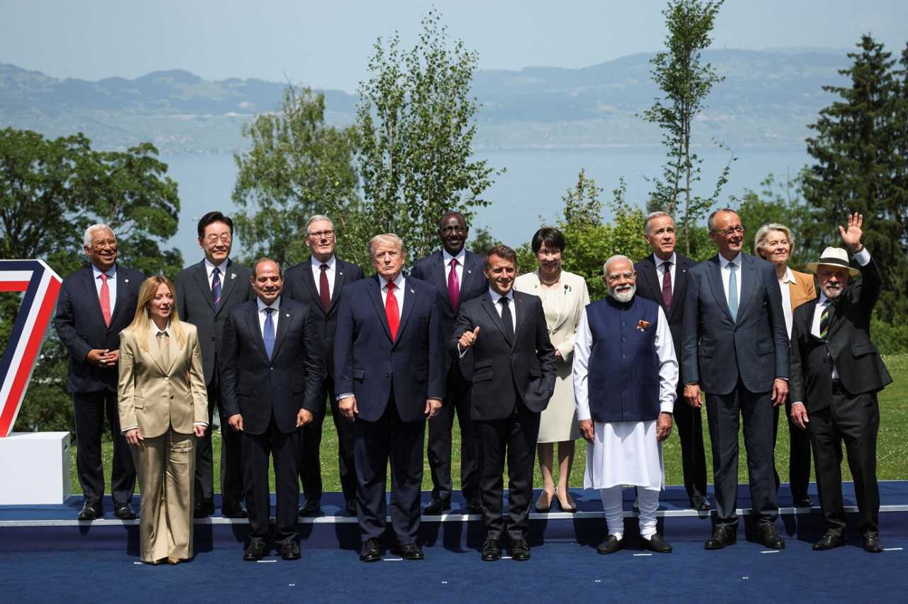 Lula ignora Trump na foto oficial do G7