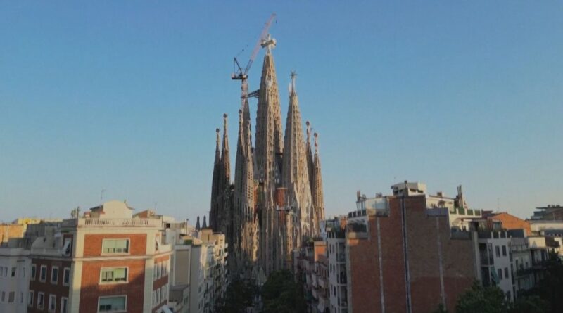 Papa Leão vai inaugurar torre da Sagrada Família nesta quarta-feira (10)
