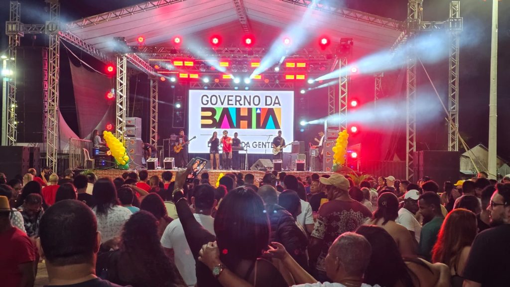Praça lotada, ritmos variados e a energia contagiante marcam a segunda noite do 29º Forró do Peroá