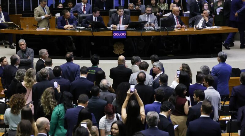 Alcolumbre marca votação da PEC pelo fim da 6×1 para quarta-feira Alcolumbre marca votação da PEC pelo fim da 6×1 para quarta-feira