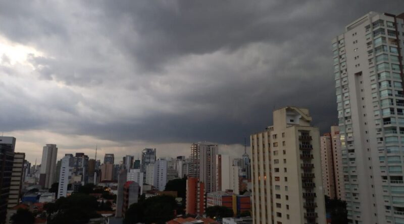 Defesa Civil emite alerta severo para tempestade nesta sexta em SP