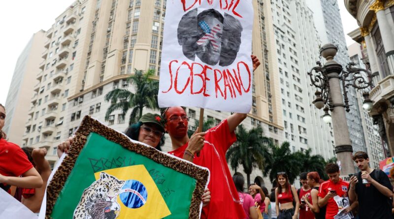 Estudantes fazem ato no Rio de Janeiro em defesa de voto em Lula Estudantes fazem ato no Rio de Janeiro em defesa de voto em Lula