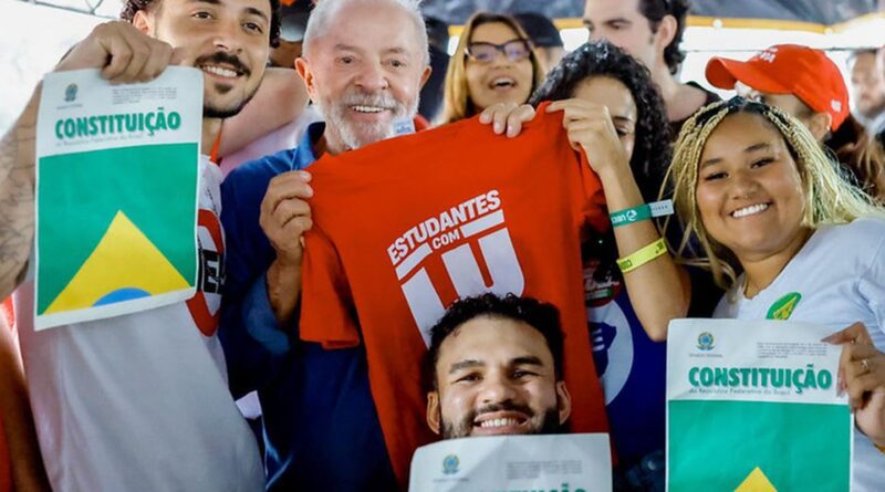 Lula garante versão universitária do “Pé de Meia” caso seja reeleito Lula garante versão universitária do “Pé de Meia” caso seja reeleito