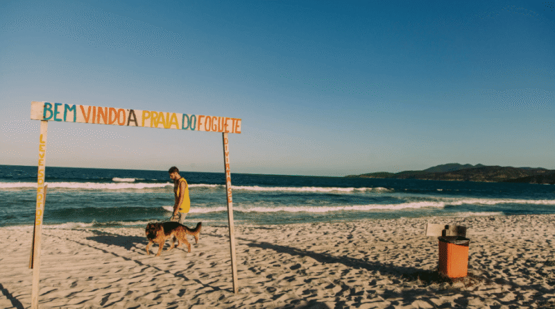 Moradores denunciam abertura artificial da Barra da Lagoa Vermelha, no RJ Moradores denunciam abertura artificial da Barra da Lagoa Vermelha, no RJ